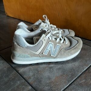 New Balance Women Grey 574